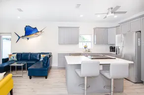 Extremely Private 2 bedroom 2 bath cottage close to beach and inlet bring boat lots of parking - Image 3