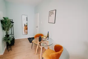 Downtown studio with king size bed - Image 4
