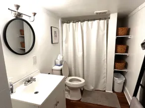 Private apartment in Grant Park - Image 4