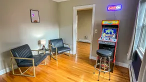 Majestic Princeton Home • Arcade • Big Yard • 4BR - Image 2