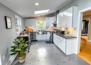 Majestic Princeton Home • Arcade • Big Yard • 4BR - Image 4