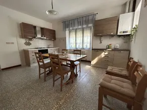 Apartment with two parks - Image 5