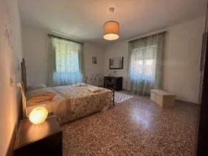Apartment with two parks - Image 3