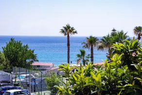 Seaside villa in Capo Vaticano - Image 2