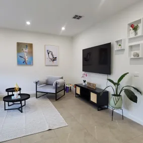 New entire 3 bedrooms house - Image 2