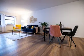 Vacation home for 4: Central Wi-Fi, kitchen, terrace - Image 2