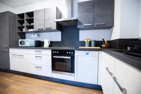 Vacation home for 4: Central Wi-Fi, kitchen, terrace - Image 3