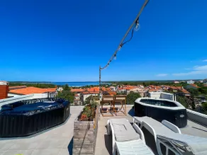 Sunset Bliss: Seaview Penthouse + Rooftop Jacuzzi - Image 3