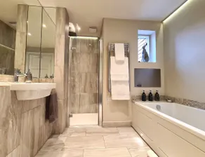 Luxury 4 poster lakefront rural retreat - Image 3