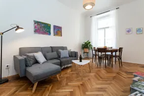 Cozy Green Retreat • Walk to Sights • Parking 2km - Image 2