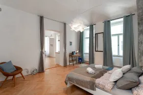 Cozy Green Retreat • Walk to Sights • Parking 2km - Image 4