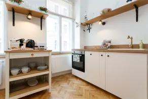 Cozy Green Retreat • Walk to Sights • Parking 2km - Image 3