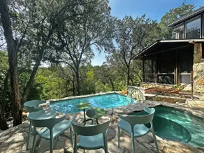 City Retreat in the Trees * Chef's kitchen & Pool - Image 3