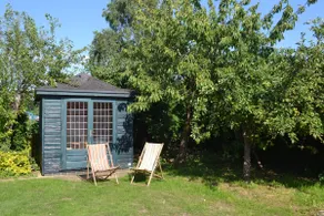Jodi's Bungalow - Garden and Parking - Image 4