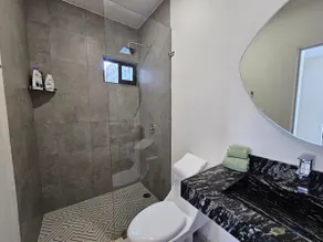Las Hadas: City Condo with Pool - Image 4