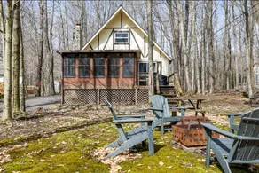 Hot Tub, Lake, Beach and Hiking! - Image 4
