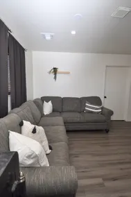 Centrally Located in Thatcher - Image 3