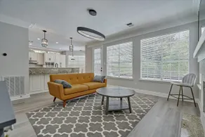 The Woodlands Luxury 4BR/3Bath with Heated Pool and Spa - Image 3