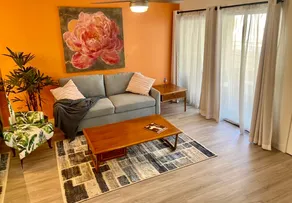 MCM Condo Downtown Palm Springs - Image 2