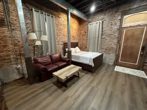 Eagle’s Crib, a chic studio in Fayette | CMU - Image 3