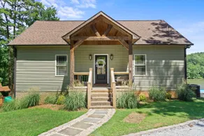 Luxurious 3BR on Lake Saluda w/ Kayaks, Fire Pit - Image 5