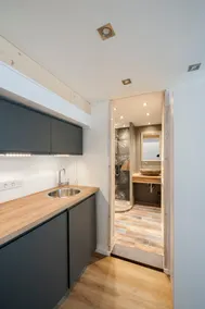 Cute centrally located flat with AC - Image 5