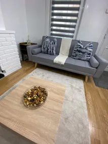 Cosy 3 BR house with free parking, garden & wifi - Image 2