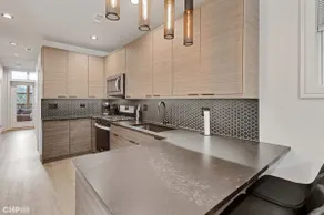 Wicker Park Walk-Up Condo - Image 3