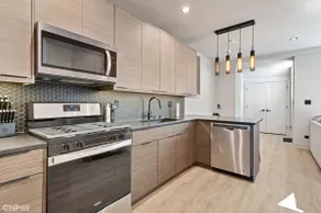 Wicker Park Walk-Up Condo - Image 5