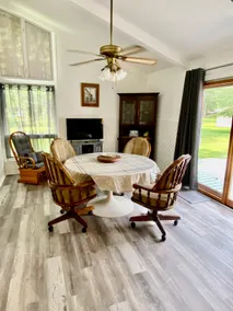 Lake Rd 4BR – Near Harbor & Geneva, Sleeps 10 - Image 4