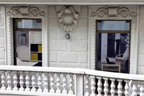 Modern 2BR with balcony in Plaza España - Image 4