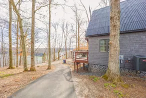 ”Eagle's Cliff” at Lake Cumberland Beautiful Views - Image 5