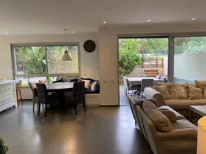 Architecturally designed garden apartment - Image 3