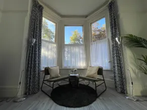 Spacious Flat! Sleeps 7, Pet Friendly and Parking - Image 3