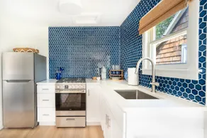 Private Cottage at Marina Bay - Image 2
