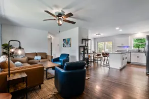 Newly Renovated 4Bedroom near LR - Image 2