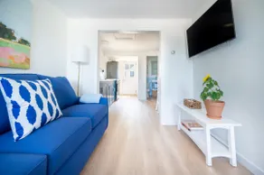 Private Two-Bedroom Cottage - Image 2