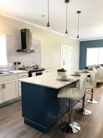 Luxury Modern Townhome Downtown (3 Levels) - Image 4