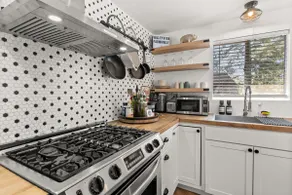 Valleyview Farmhouse - EV Charging, Spa and Pets - Image 4