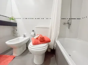 Great Location f/Long STAY. 2 Bath+Laundry+GYM - Image 4
