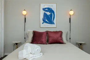 Near UNT + Downtown Square | Spacious Group Stay - Image 3