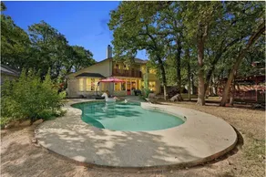 Pool, 1 Acre, Cave, 5 Bedroom Oasis in S. Austin - Image 4