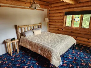 full log cabin on the lake - Image 4