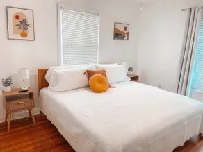 Fort Smith Cottage with King Bed - Image 3