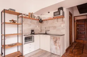 Two identical apartments in the same building - Image 5