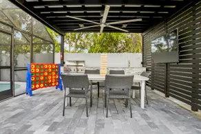 Amazing Pool House: BBQ, Arcades, Golf, Games!” - Image 5