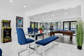 Amazing Pool House: BBQ, Arcades, Golf, Games!” - Image 2