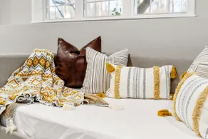 Cozy Chic Countryside Haven | Sleeps 4 | Firepit - Image 4