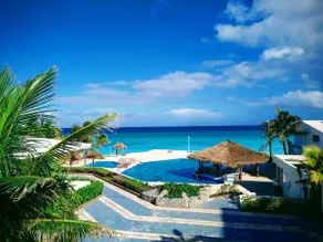 Apartment in a hotel area with a beach and pool - Image 3