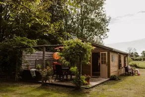 Nature cottage in the meadow - Image 2